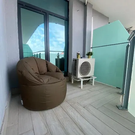 Diamond 1005 Apartment